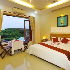 Hoang Thu , Hội An Vietnam
